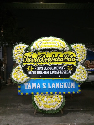 Papan Bunga Duka di Sundamekar